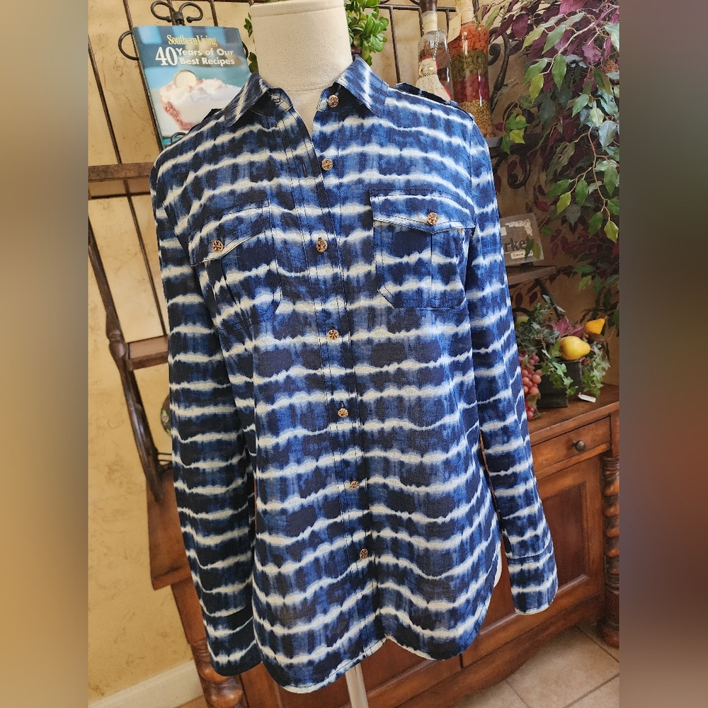 Worn Once-Tory Burch Blue & Off-White Blouse!!🦋🩷🦋